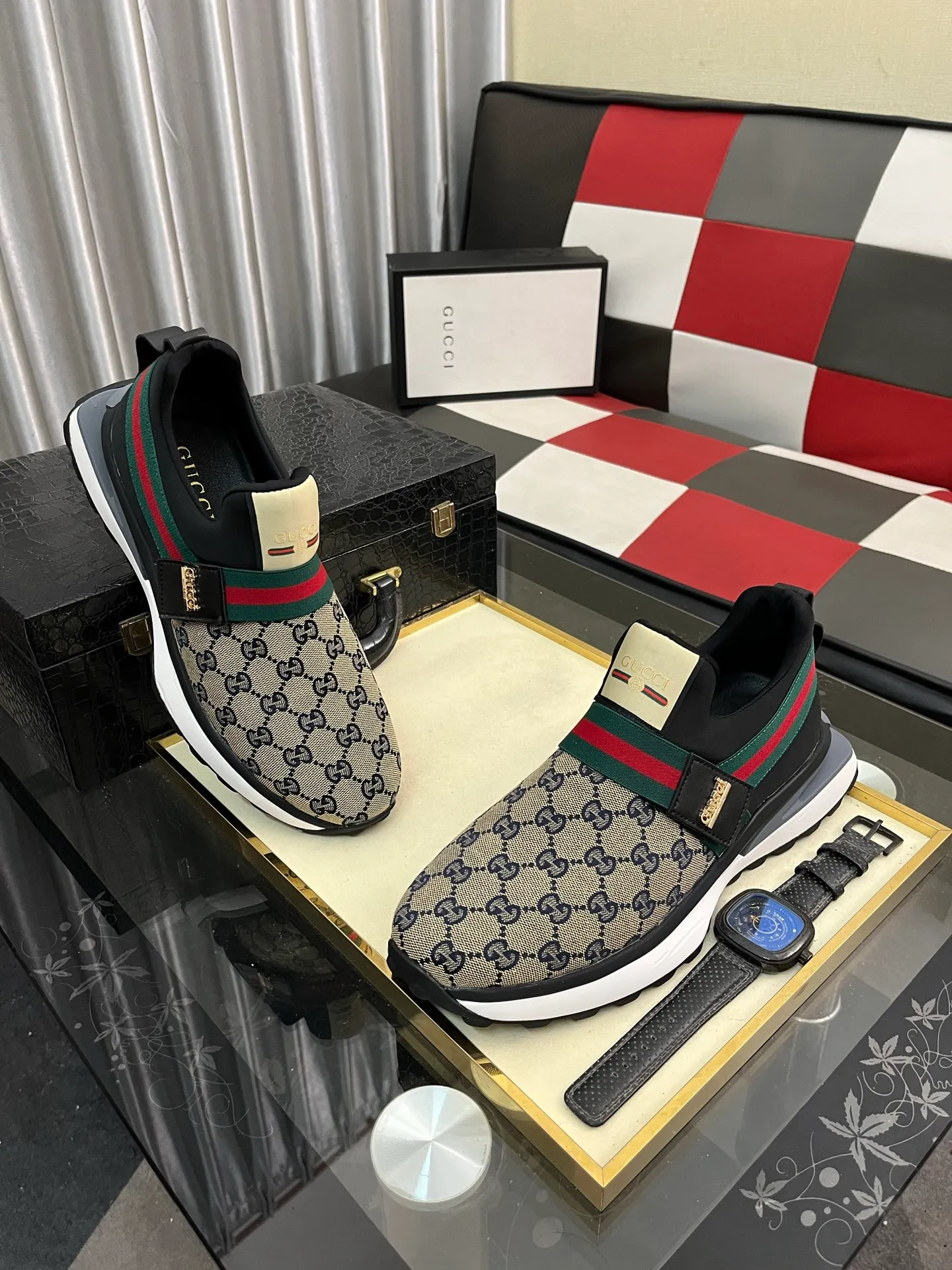 Men's shoes 💰458⌚️⌚️Gucci •Gucci original quality.~ Unique modern style sneakers. 🏃A must-have casual shoe for trendy men😍😍 Original brand imported from Italy, imported original leather, sheep lining (refuses to discolor and grind feet) Sole: Original sole provided by the original factory, French lazy style design ⚠️Fit to the feet, original quality attached, super comfortable original sole, code number: 38-443️⃣colors available